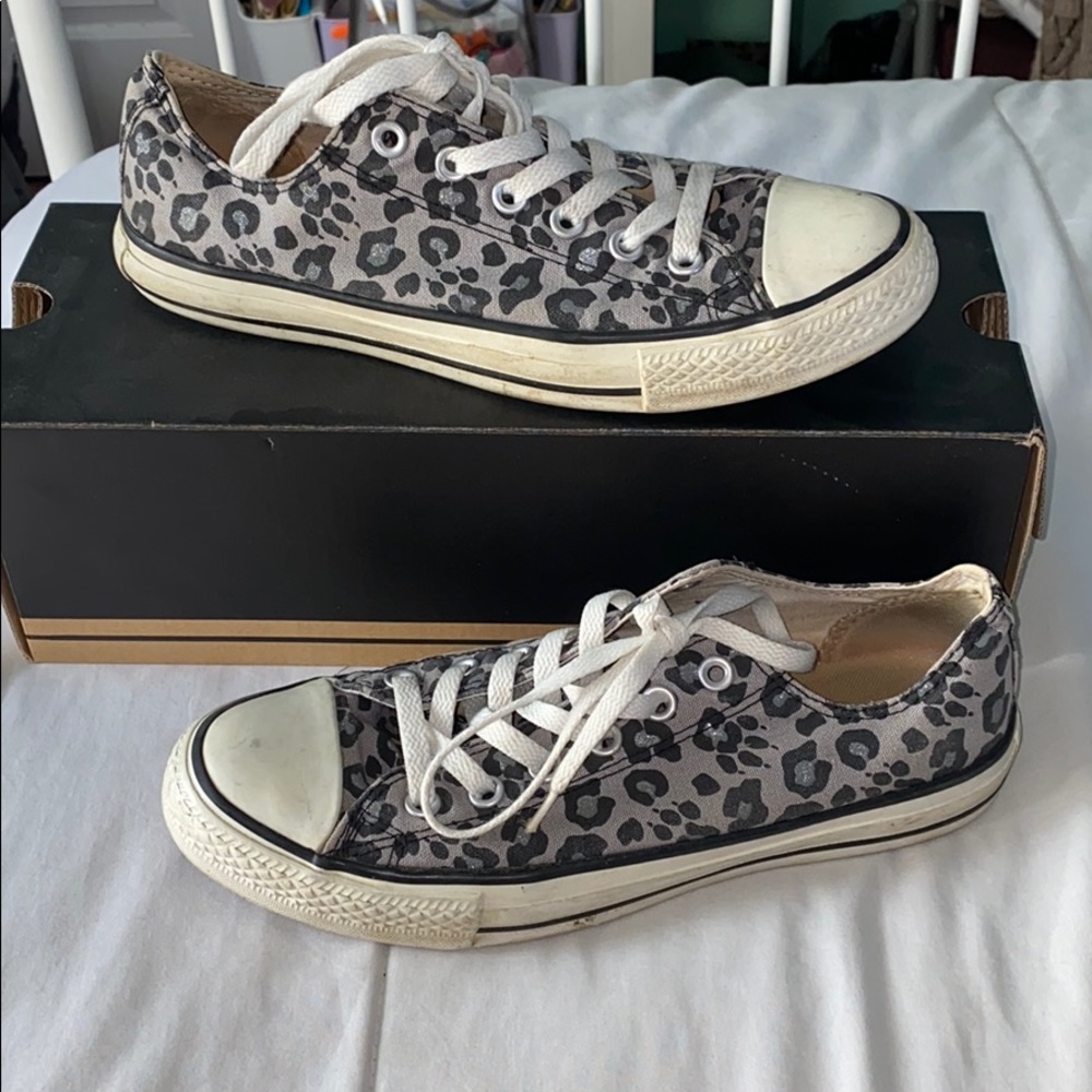 Converse Leopard print